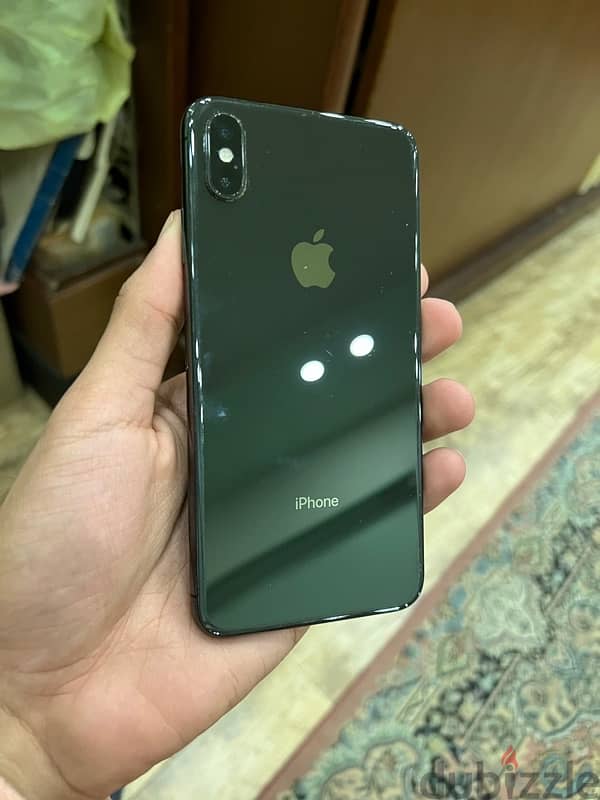 I phone xs max 256  battery 77% جايب شاشة محتاج تتغير متفتحش معاة بوكس 2