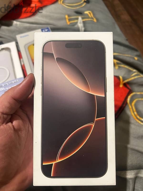 iphone 16 pro max 256gb new gold ايفون ١٦برو ماكس جديد 1