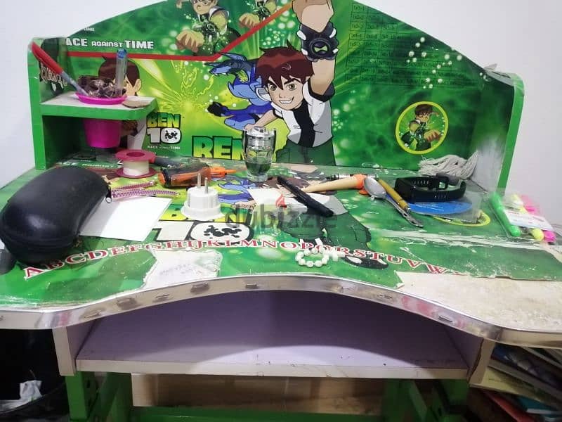 Kids desk مكتب اطفال 0