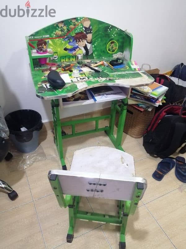 Kids desk مكتب اطفال 1