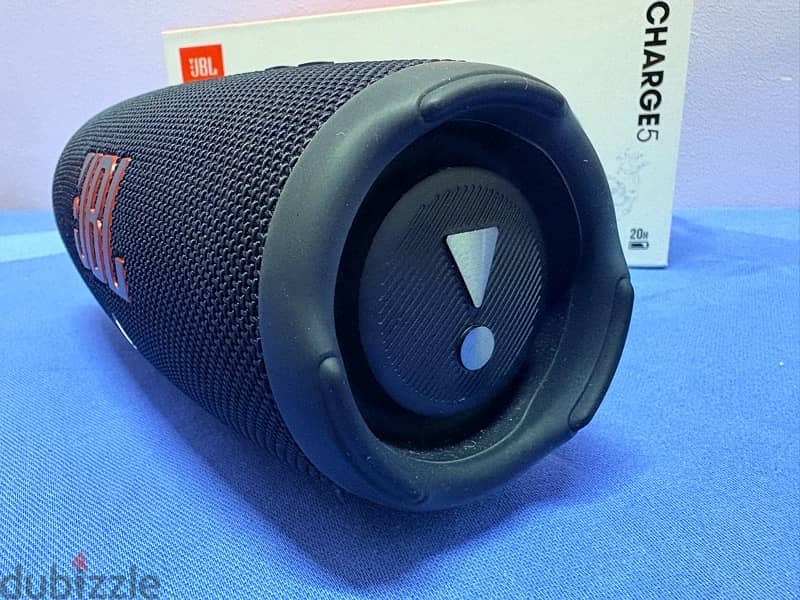 jbl charge 5 with case like new warranty 11 month 3