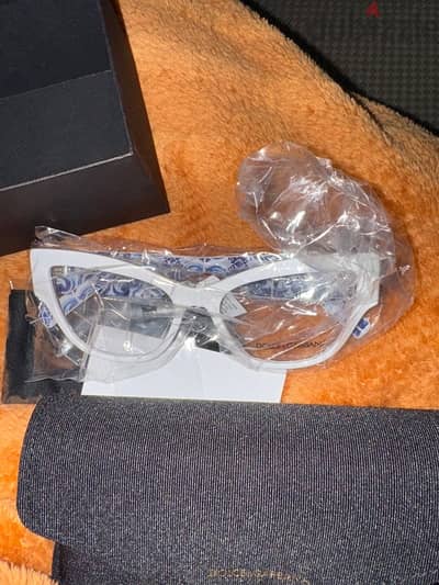 new DG dolce and gabbana white and blue print eyeglasses