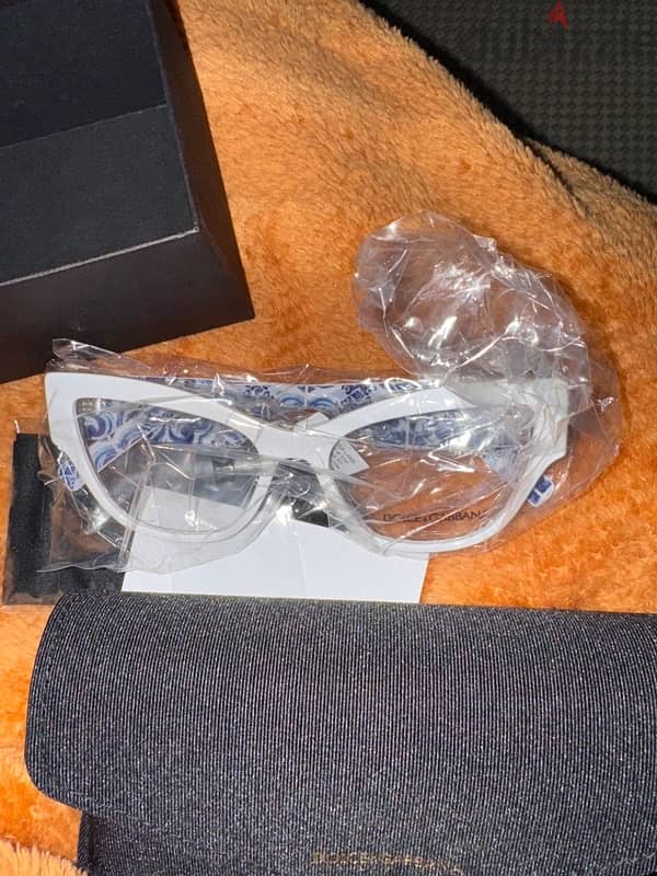 new DG dolce and gabbana white and blue print eyeglasses 0