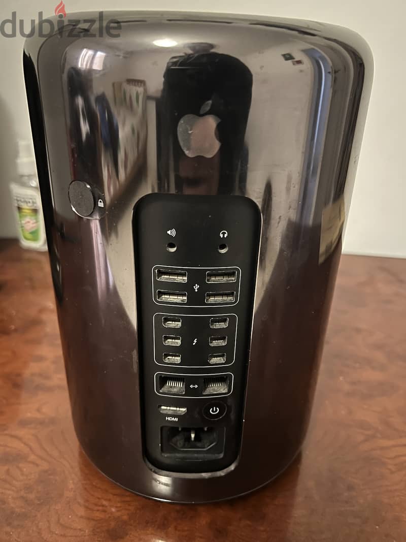 1TB Mac Pro Cylinder late 2013 0