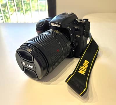 Nikon D7500 Body & 18-140mm Lens