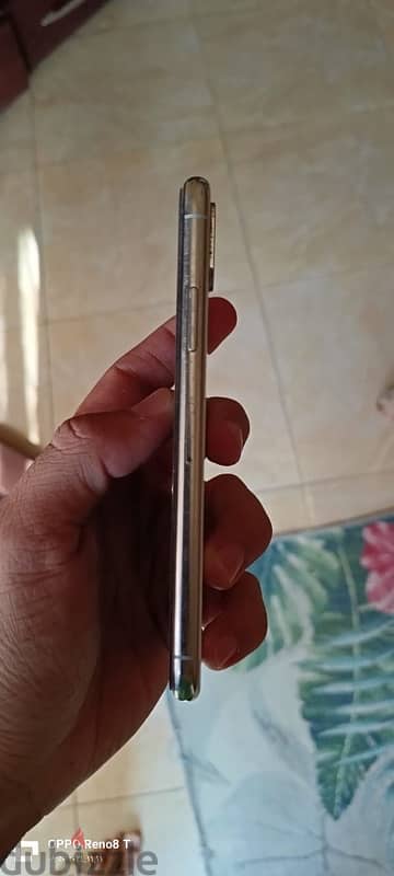 iphone xs like new 3