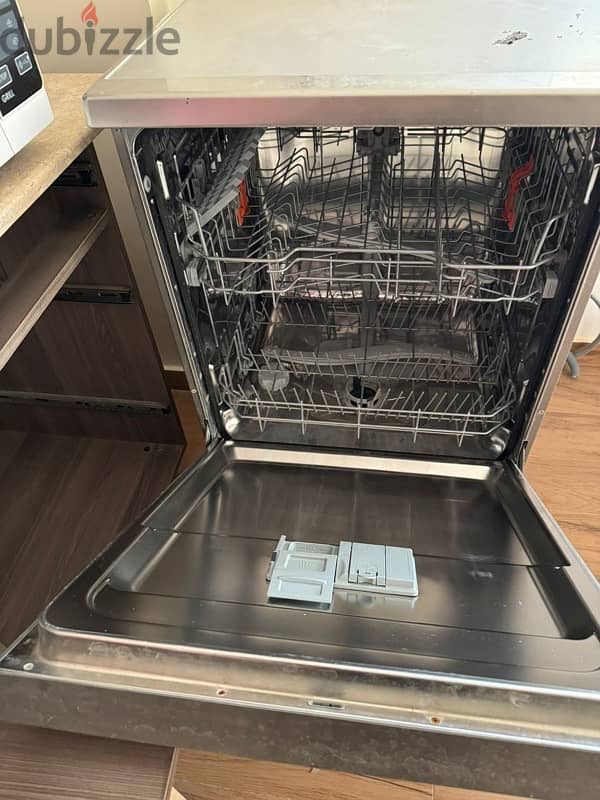 dishwasher ariston للبيع 2