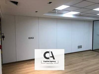 Administrative office of 70 square meters for rent in the North 90 building