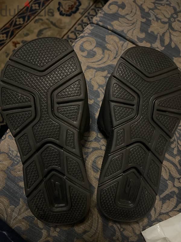 , Skechers slides slippers 39.5 new سكيتشرز شبشب صندل جديد مقاس ٣٩. ٥ 1