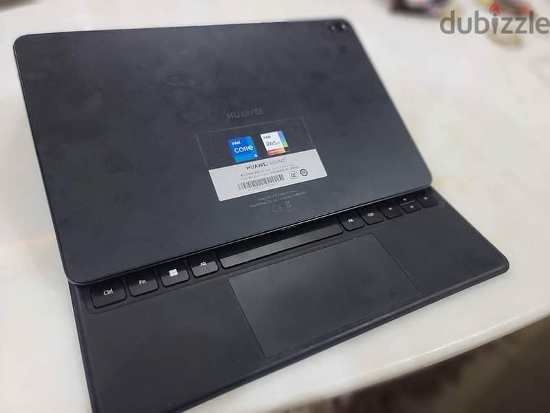 Huawei matebook E 11th i5, 8 ram, 256 ssd, Oled toch screen بحاجته 5