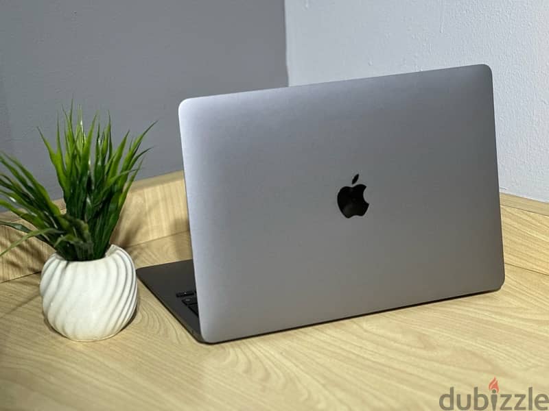 Macbook Air M1 2020  عربي انجليزي 1