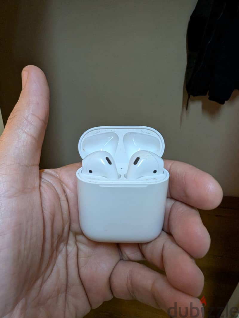 Apple Airpods 2 - السماعة الشمال فقط + العلبة 1