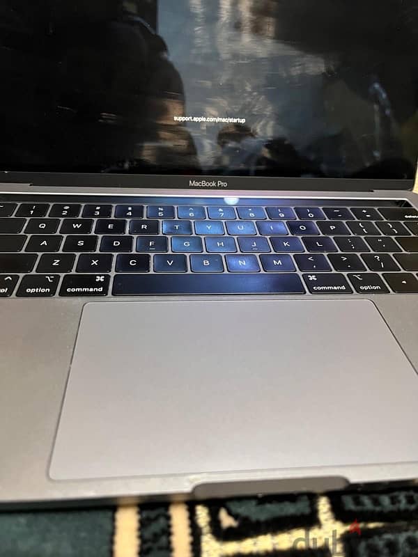 MacBook Pro 0