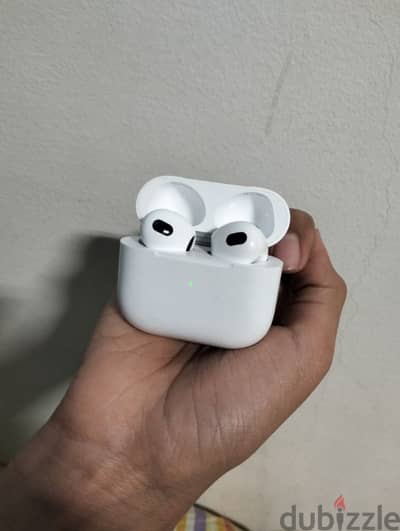 سماعه AirPods