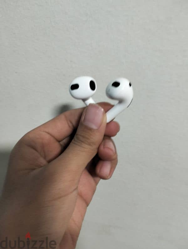 سماعه AirPods 3