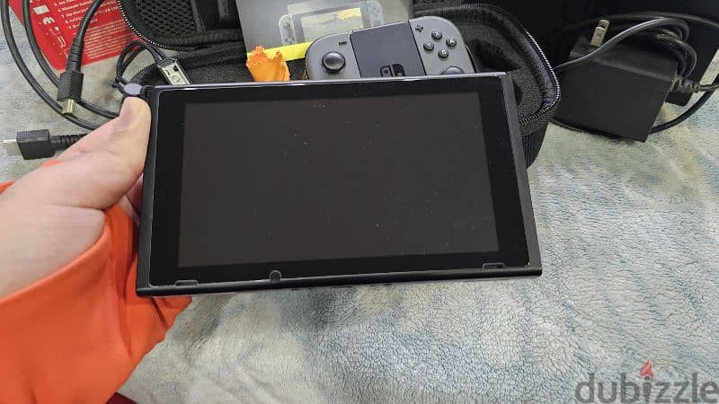 Nintendo Switch Ver1 with pro controller, all accessories and bag 4