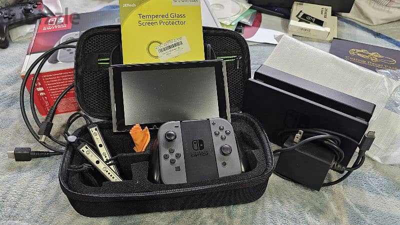 Nintendo Switch Ver1 with pro controller, all accessories and bag 5