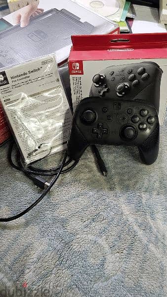 Nintendo Switch Ver1 with pro controller, all accessories and bag 6