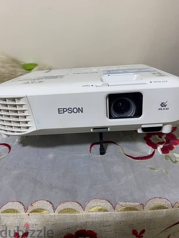 بروجيكتور Epson 2