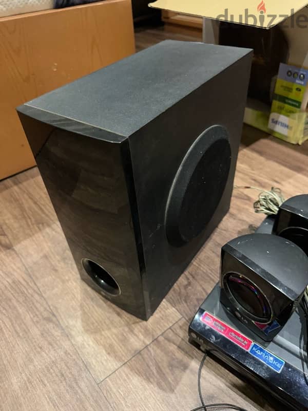 LG home theater-مسرح منزلي ال جي 5