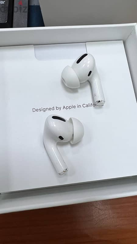 Airpods Pro (Magsafe) 6