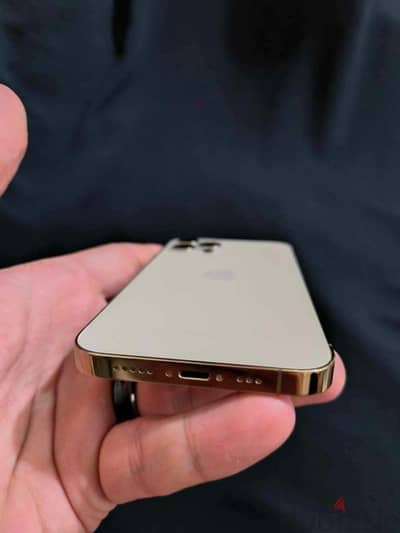 iPhone 12 pro 512 مغير شاشة ف التوكيل اصلية