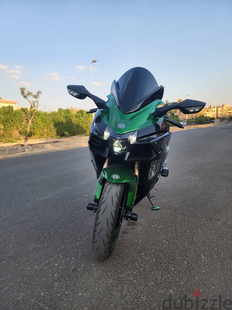 Kawasaki Ninja H2SX SE 0