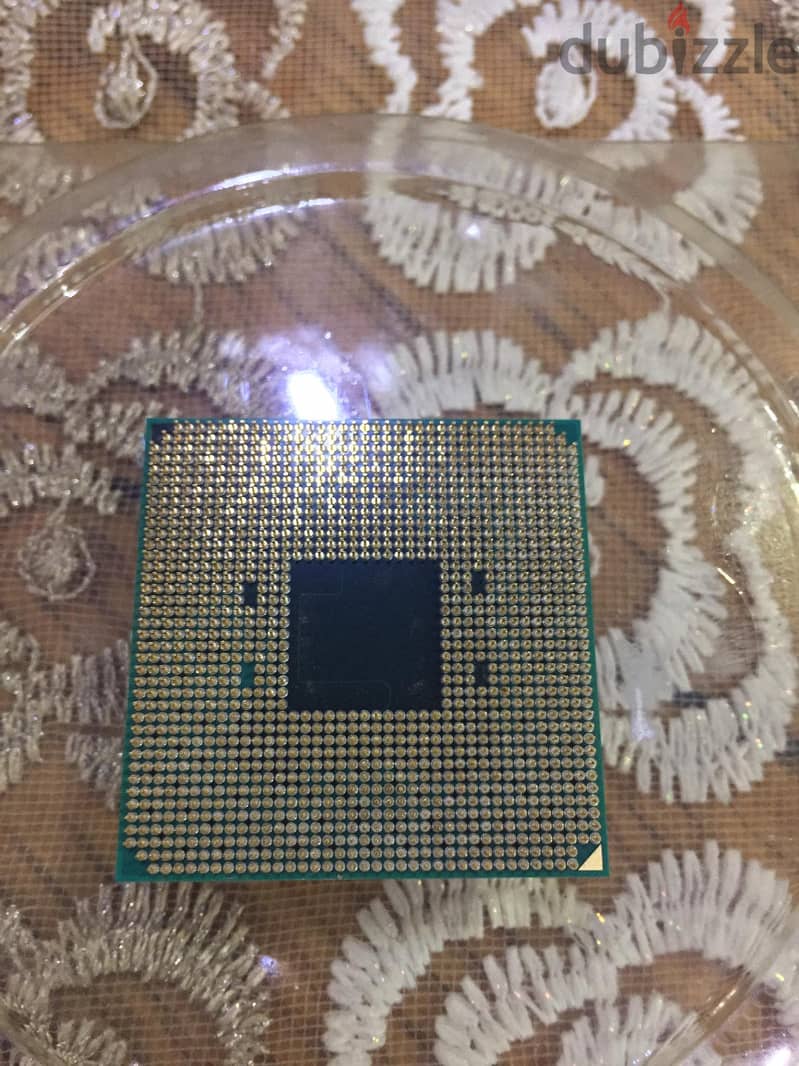 AMD Ryzen 3 2200G 2