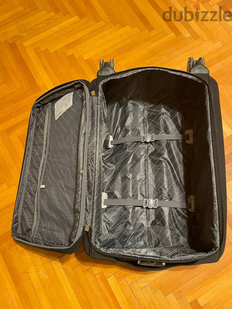 Meidum Size Suit Case  شنطة سفر حجم وسط 2