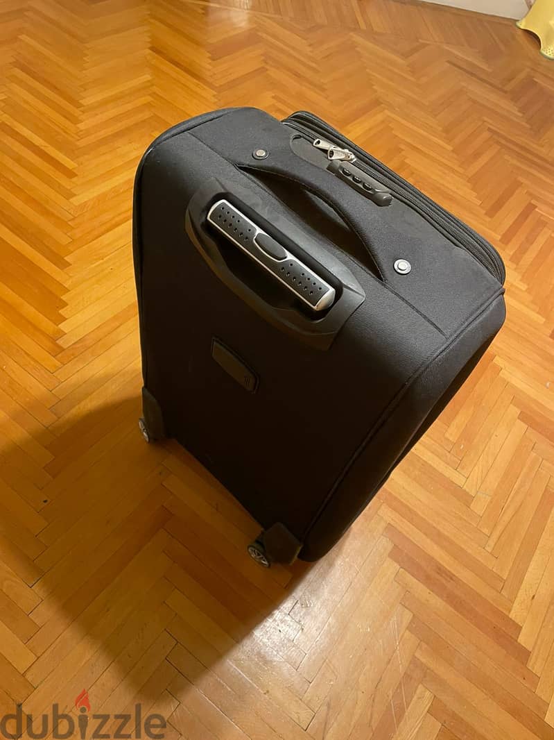 Meidum Size Suit Case  شنطة سفر حجم وسط 3