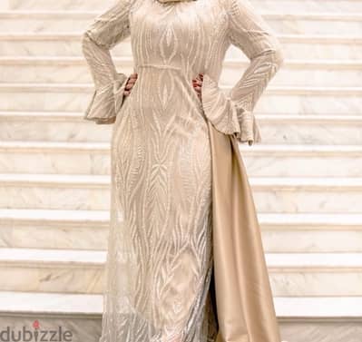 soirée dress used only once فستان سواريه استخدم مرة واحدة