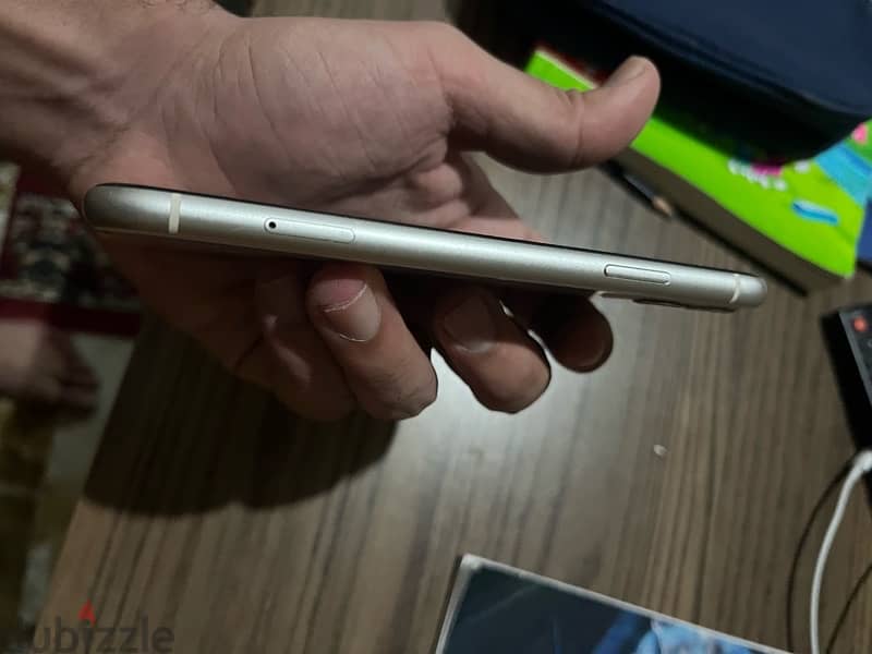 iphone 11 white 6