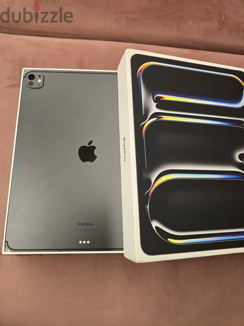 iPad Pro 13 M4 256GB WiFi كالجديد بالضمان 5