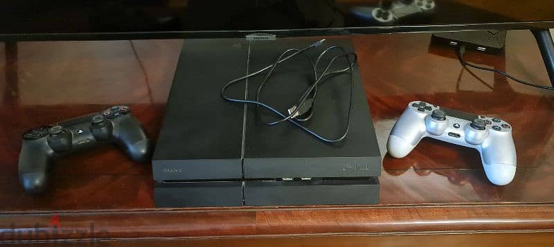 PlayStation 4 as new + cd's + PS4 bag 0