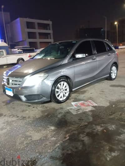 Mercedes-Benz B200 2013