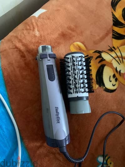 استشوار babyliss paris  بالفرشه بتاعتو