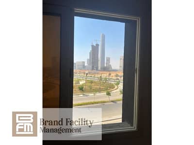 إطلالة فريدة علي البرج الايقوني بالعاصمة الإدارية - شقة تشطيب خاص - أول سكن  Apartment for rent