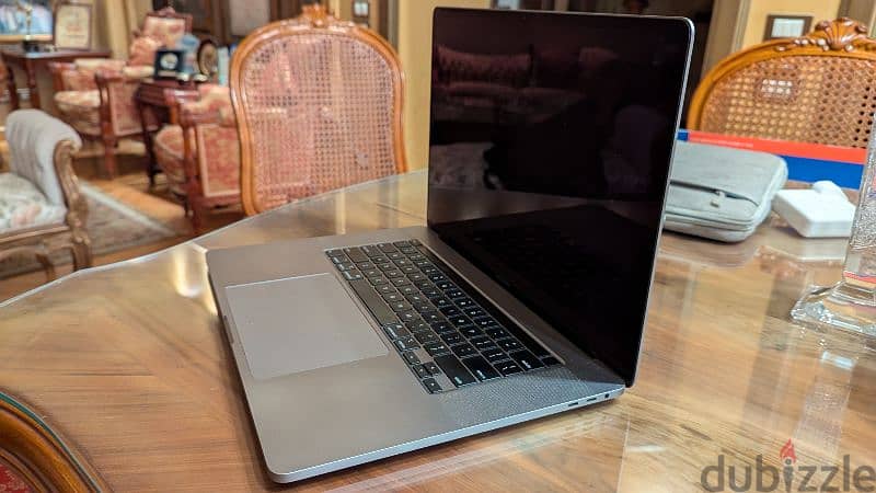 MacBook Pro 2019 16 inches | Intel i9 | 1TB | 16GB RAM | 329 Cycles 2