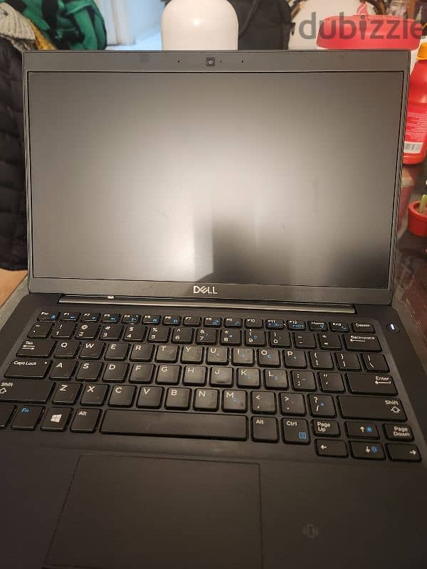 dell latitude 7390  i7 8th 16 Ram 3