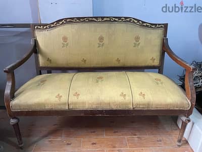 vintage coach and two armchairs