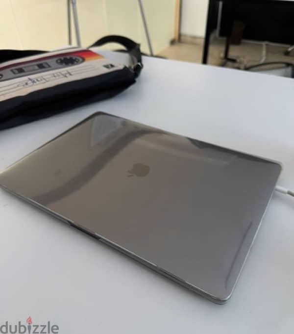 MacBook Pro 0