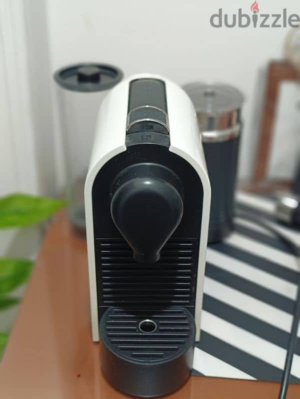 Nespresso UMilk C55 1