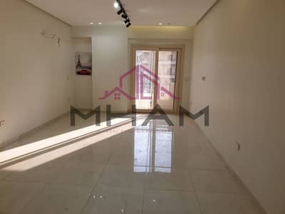 Apartment for rent, ultra super luxury finishing, in El Banafseg Building, first Settlement