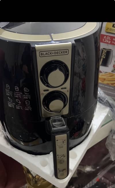 air fryer BLACK & DECKER جديده لم تستخدم قلايه هوائيه