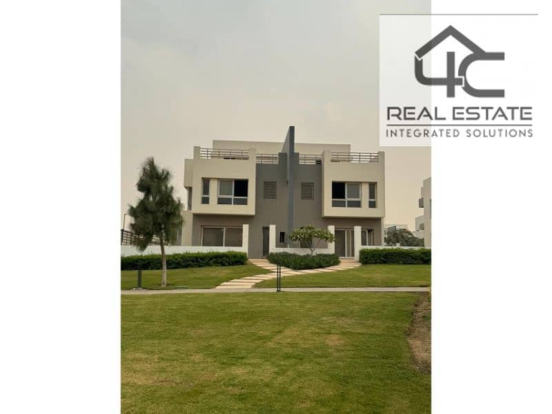 Villa Standalone for sale in compound Hyde Park new cairo  798m ready to move prime location on landscape under market price 0