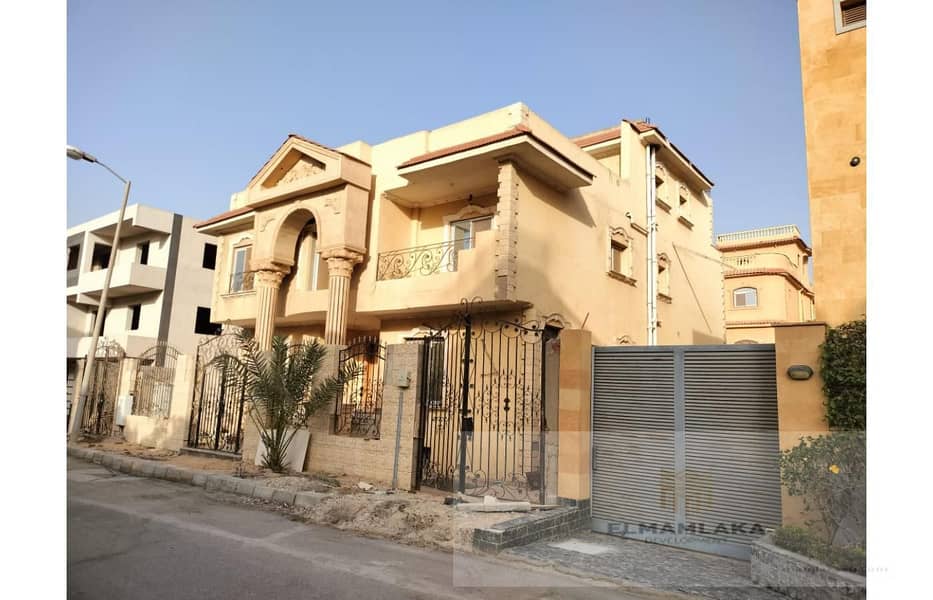 Luxury Villa for Sale in Al Yasmeen Compound 0