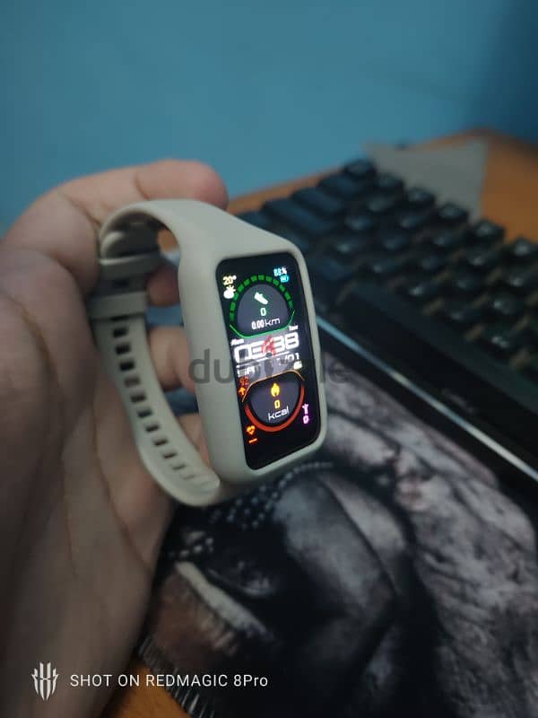 huawei band 6 like new بيع او بدل 2