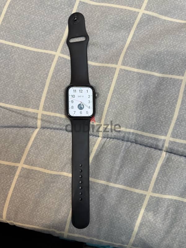 Apple Watch Series 4 (44mm) 8