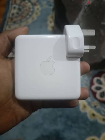 usb - c power adapter 87W mac