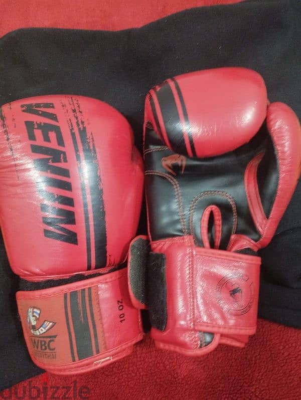 Venum pakistanian WFC boxing gloves 1